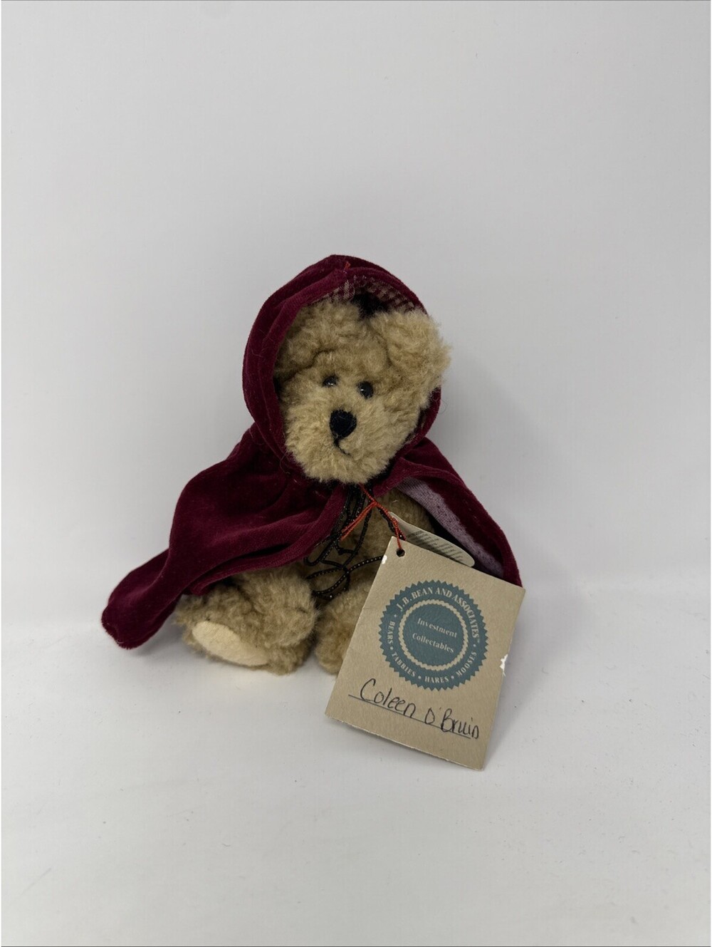 Boyd's Bear "Colleen O'Bruin" in Red Velvet Cape 5 1/2 inches tall
